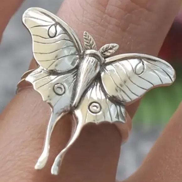 Butterfly Ring - Picture 4 of 4